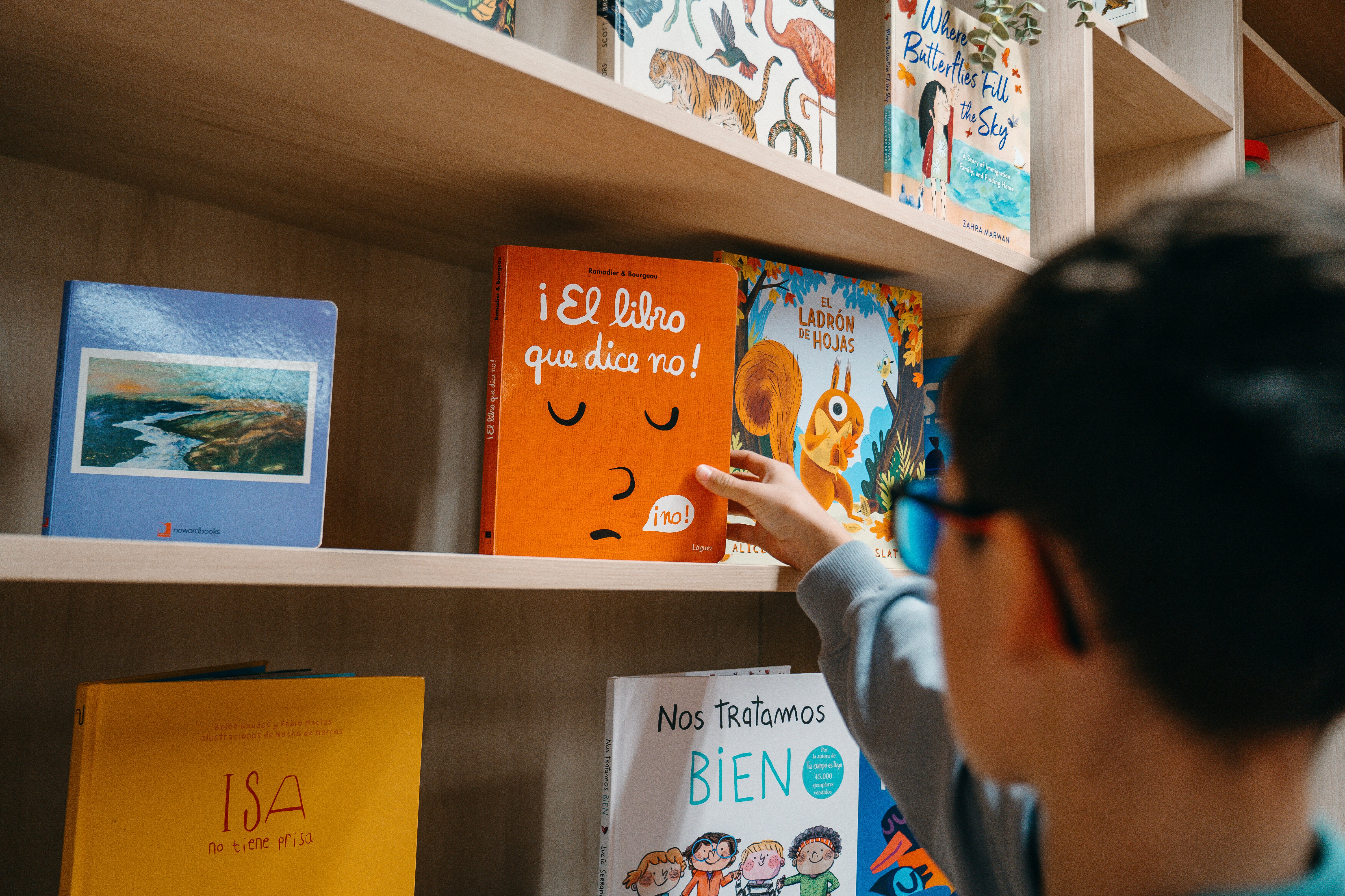 Escuela trilingüe: cómo aprenden los niños catalán, castellano e inglés sin estudiarlos